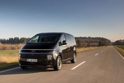 hyundai-staria-1121-exterior-12_jpg