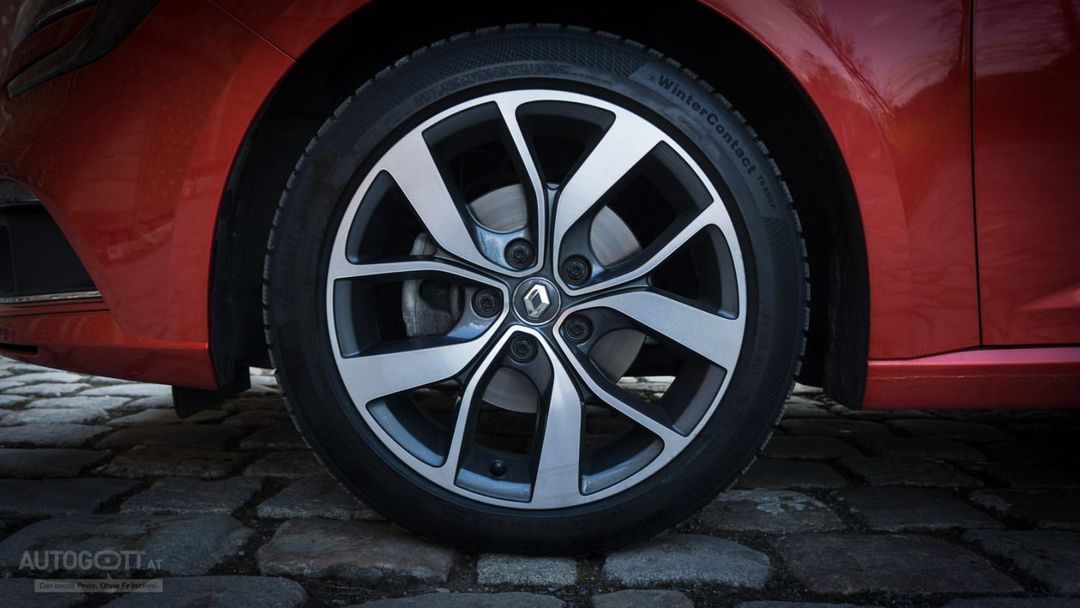 Renault-Megane-Grandtour-Bose-Edition-9