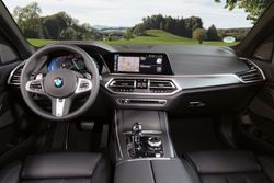 P90374994_highRes_the-new-bmw-x5-xdriv