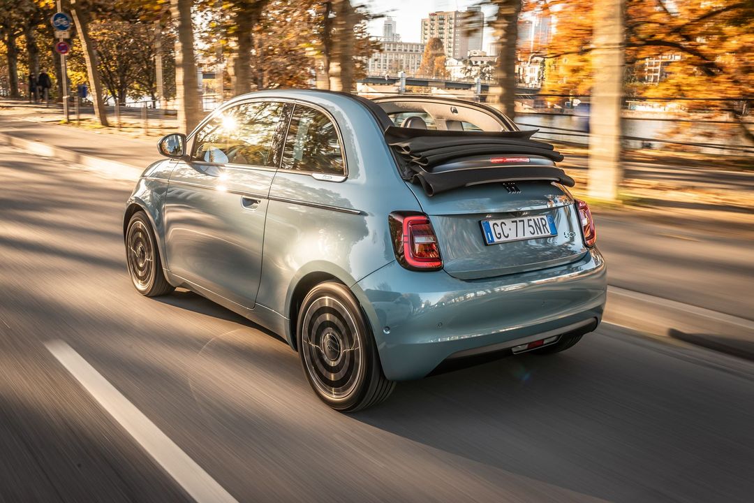 201109_F_Neuer_Fiat_500_Cabrio_020