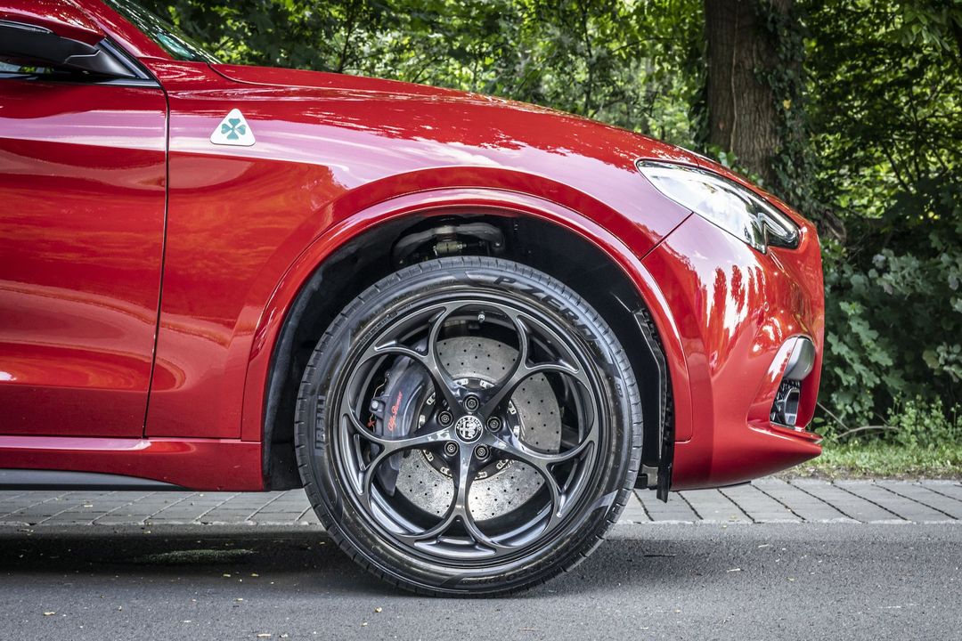 fca_germany_ag_alfa_romeo_stelvio_quadrifoglio_my_2020_091-5ed610e1d7a21