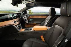 P90530450_highRes_rolls-royce-spectre-