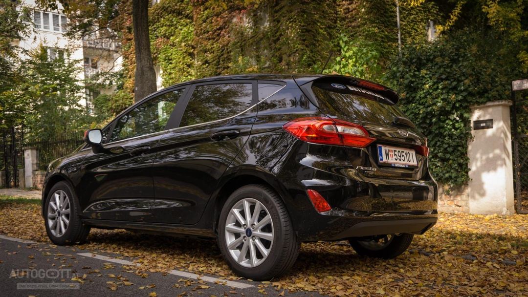 Ford-Fiesta-Titanium-2017-21