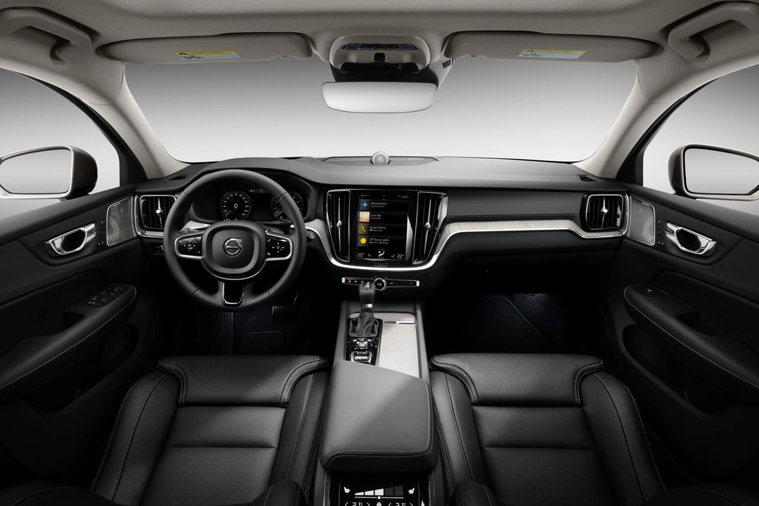 238203_New_Volvo_V60_Cross_Country_interior
