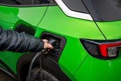 06opelmokkae514910-6347bfb686f1c_6347c220d846a