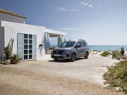 885080ax-F275-23TDIEULHD_TOWNSTAR_EV_COMBI_004b_LR