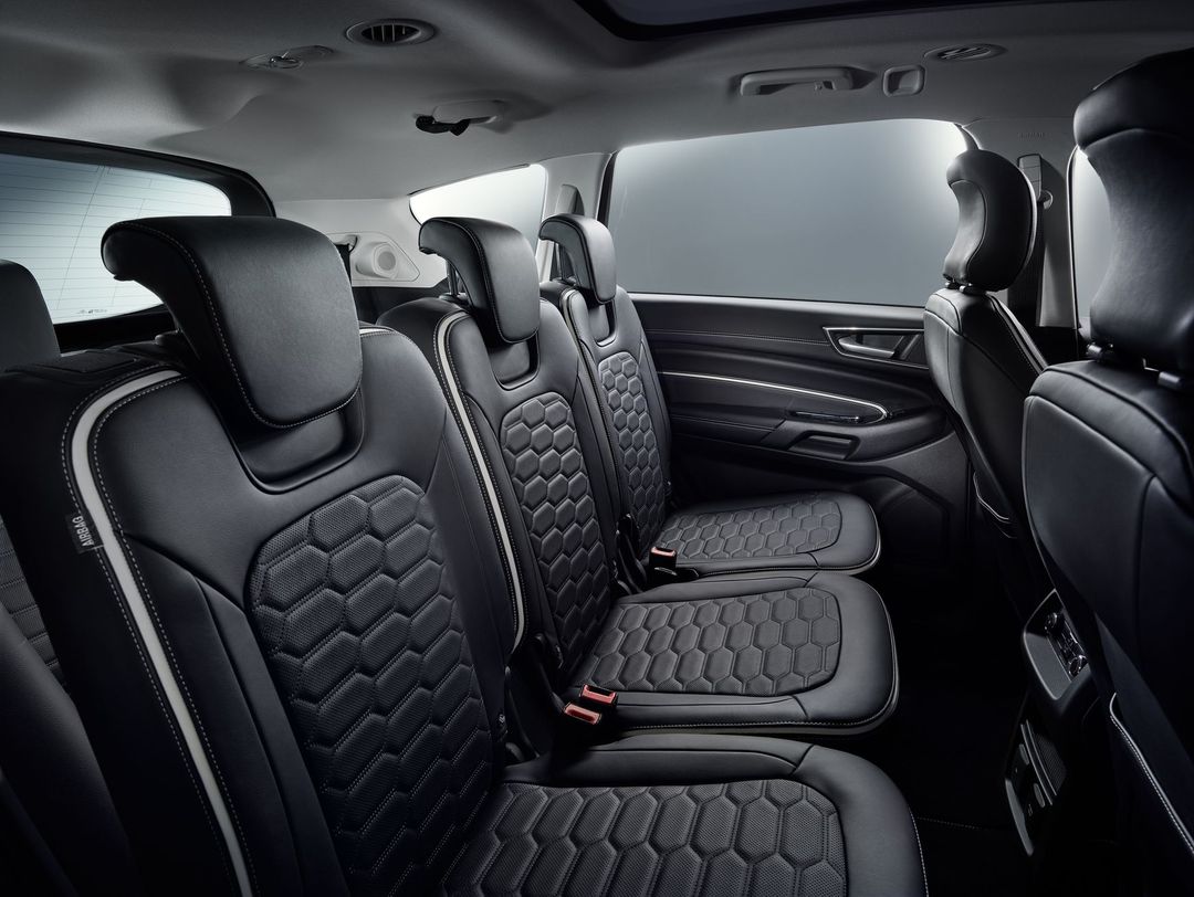 FordGeneva2016_S-MAX_Vignale_Nero_07