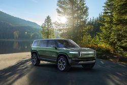 Rivian r1s