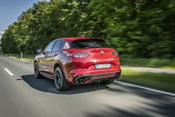 fca_germany_ag_alfa_romeo_stelvio_quadrifoglio_my_2020_236-5ed6133f5d0eb