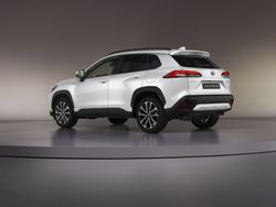 74917-4-corolla-cross-hybrid-web-lr