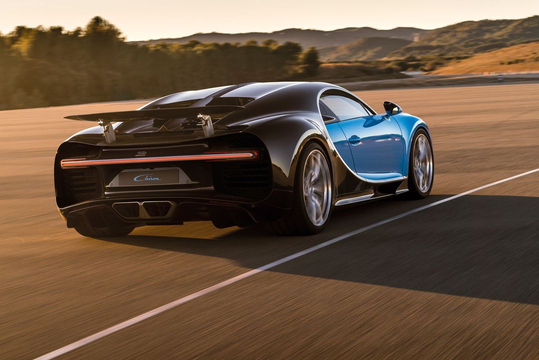 12_chiron_dynamic_34-rear_print