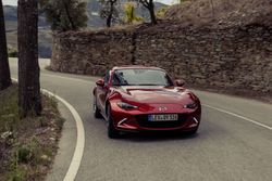 2023_mazda_mx-5_portugal_act_003_highres