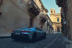 Small-20517-MaseratiMC20CieloAcquamarina