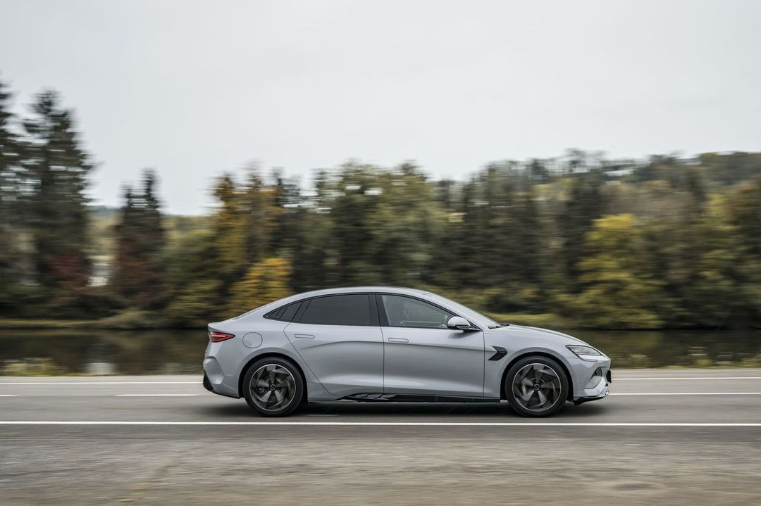 748AEDA9-9F34-4BA4-BAC3-A70B28A8E709