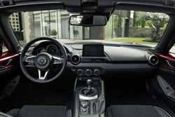 2023_mazda_mx-5_portugal_int_002_highres