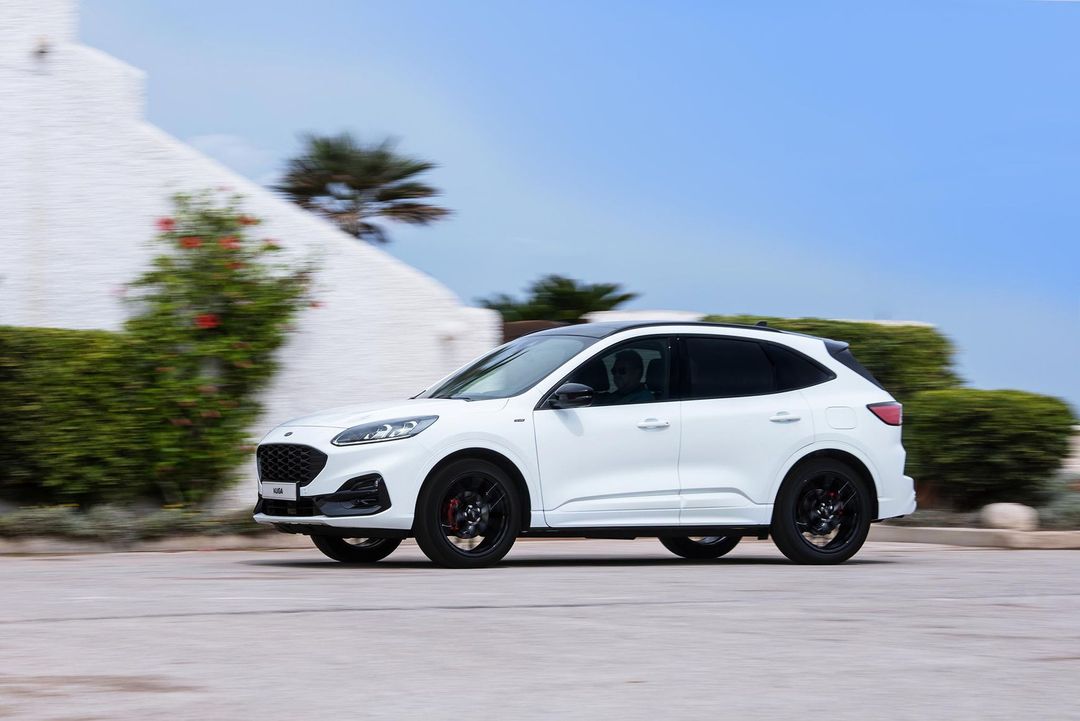 ford-kuga-black-edition_exteriores_vignale_14sept2022_0238-LOW