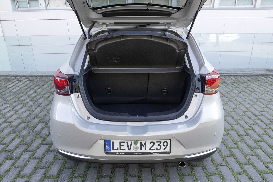 2022_mazda2_barcelona_int_27_highres