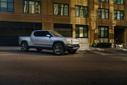 Rivian bringt einen Premium Elektro-SUV und ein Premium PickUp auf den Markt.