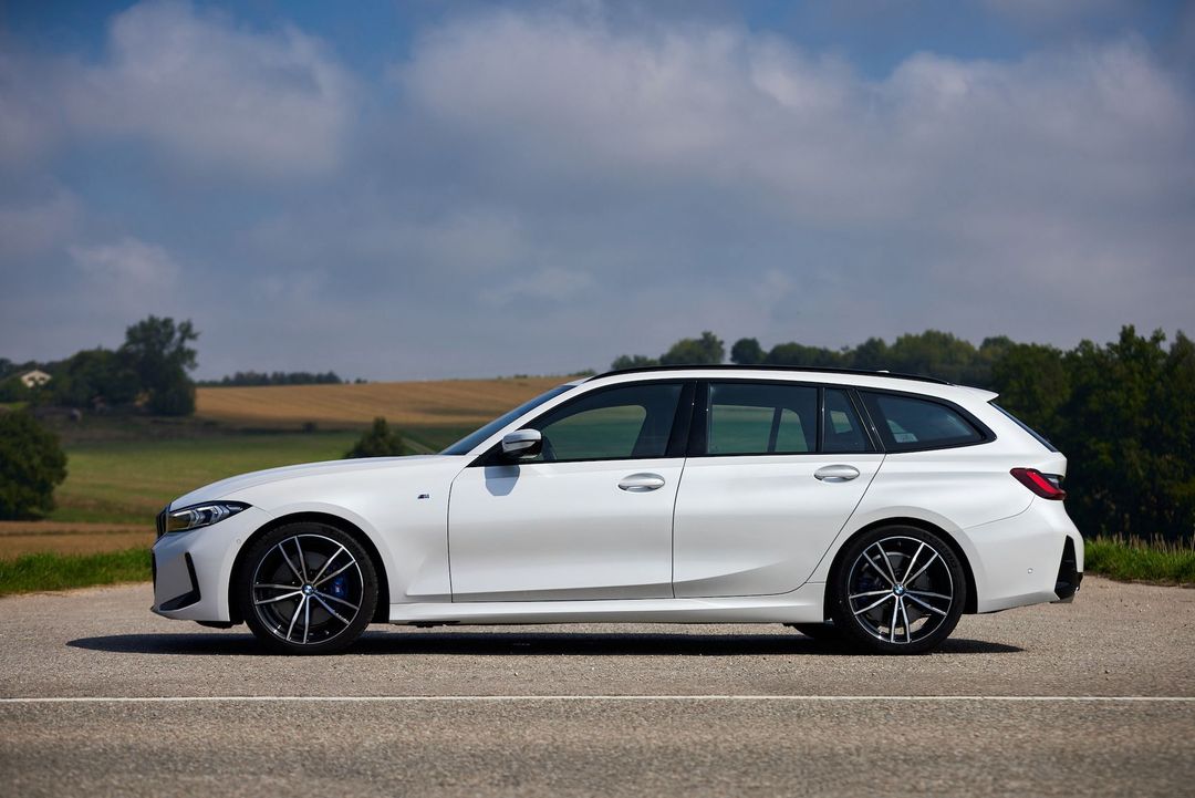 P90479527_highRes_the-new-bmw-3-series