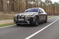 P90464063_highRes_bmw-ix-m60-05-2022