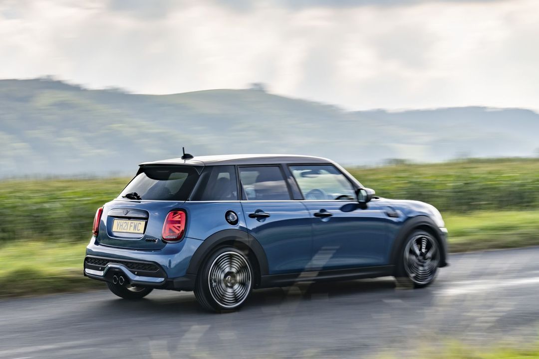 P90439057_highRes_the-mini-cooper-s-5-