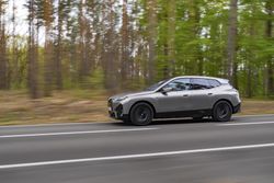 P90464060_highRes_bmw-ix-m60-05-2022