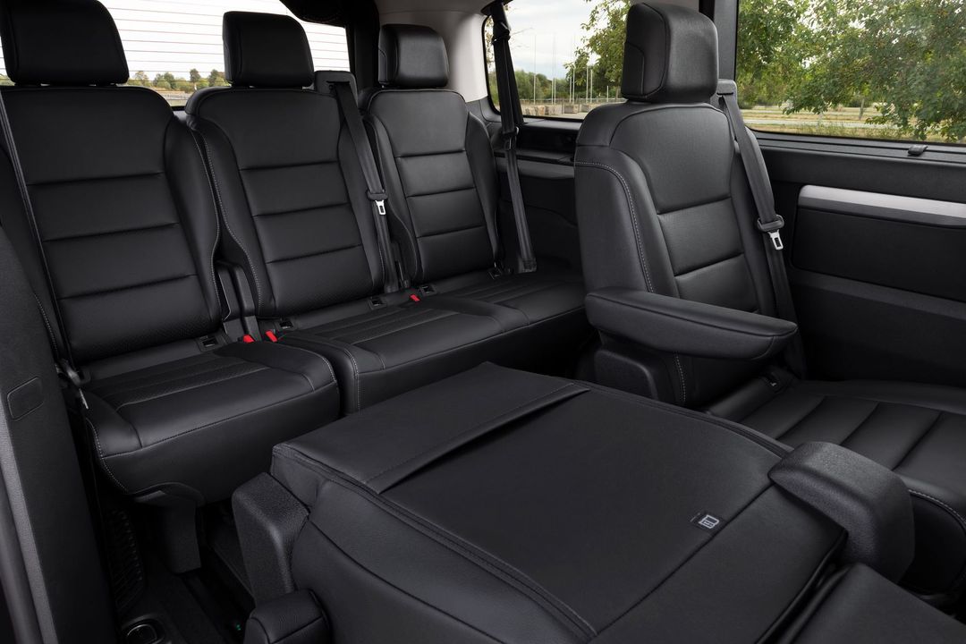 Opel-Zafira-e-512838