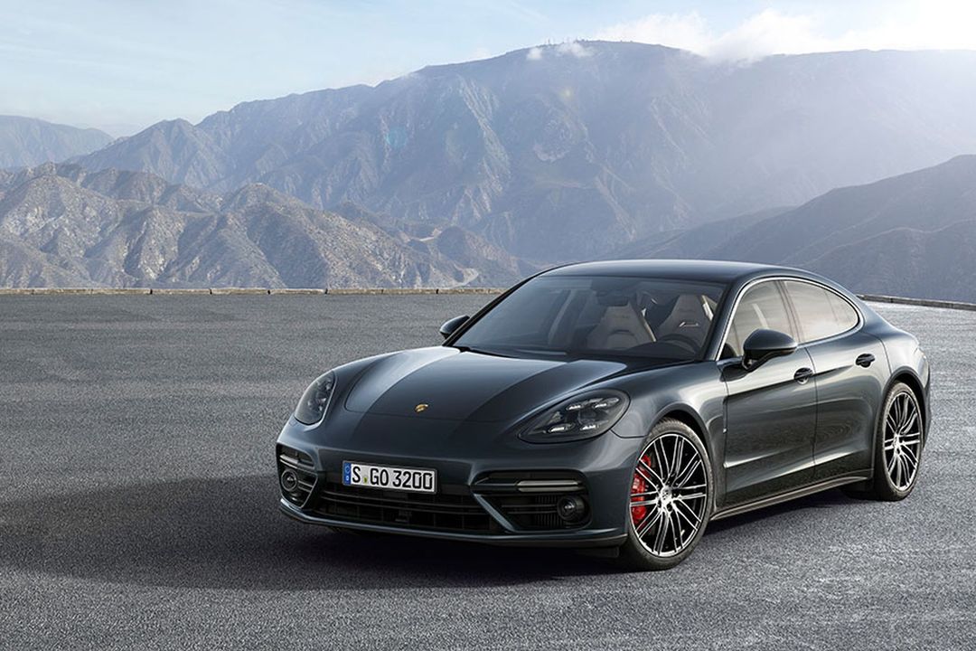 Österreichische Messepremiere feiert der Porsche Panamera auf der Vienna Autoshow.