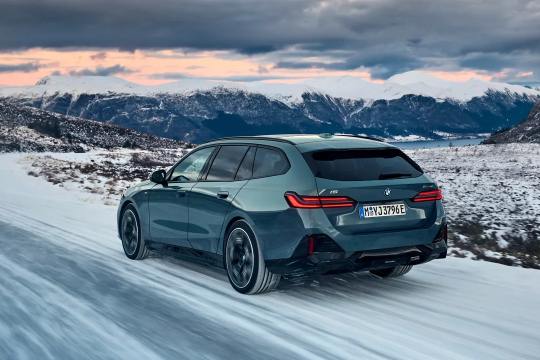 p90537309-highres-the-new-bmw-i5-edriv