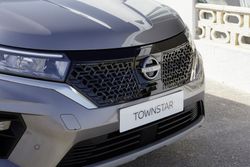 885083-F275-23TDIEULHD_TOWNSTAR_EV_COMBI_007_LR