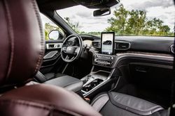 FORD_2020_EXPLORER_59-LOW