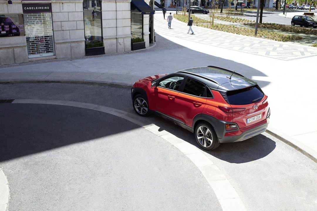 Hyundai_Kona_04