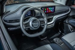 201109_F_Neuer_Fiat_500_Limousine_025