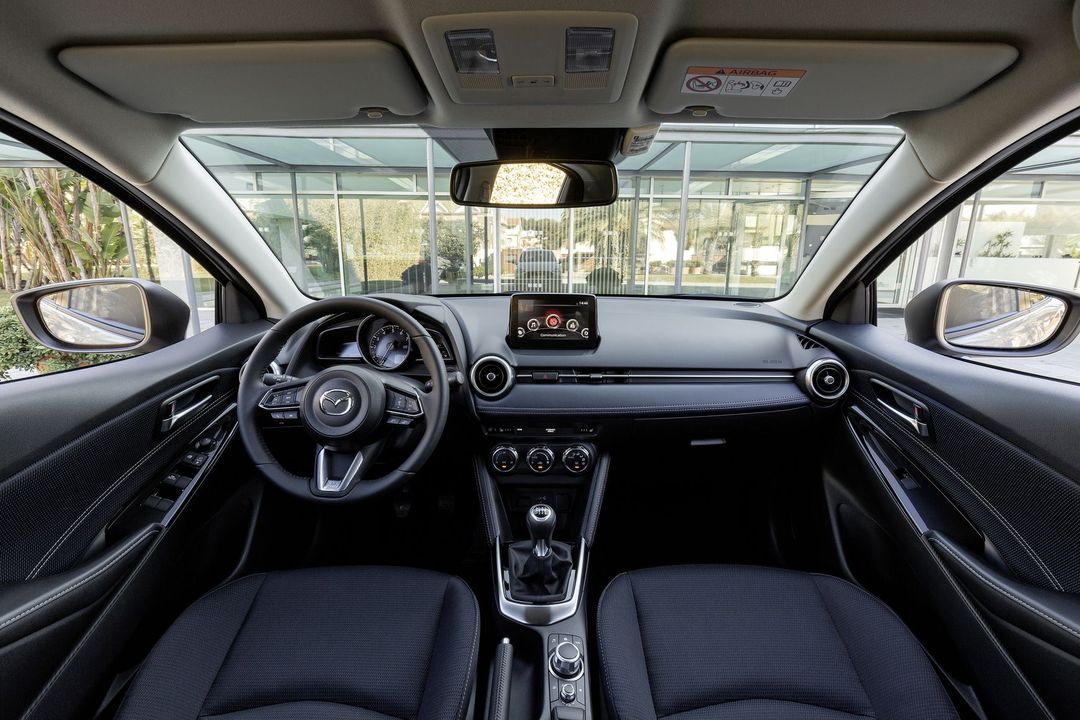 2022_mazda2_barcelona_int_01_highres