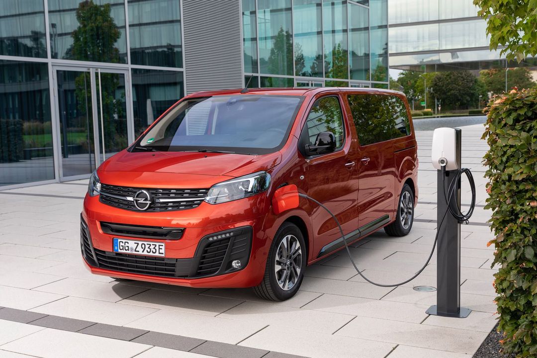 Opel-Zafira-e-512832