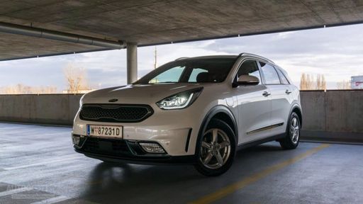 KIA-Niro-PHEV-2018-1 (1)