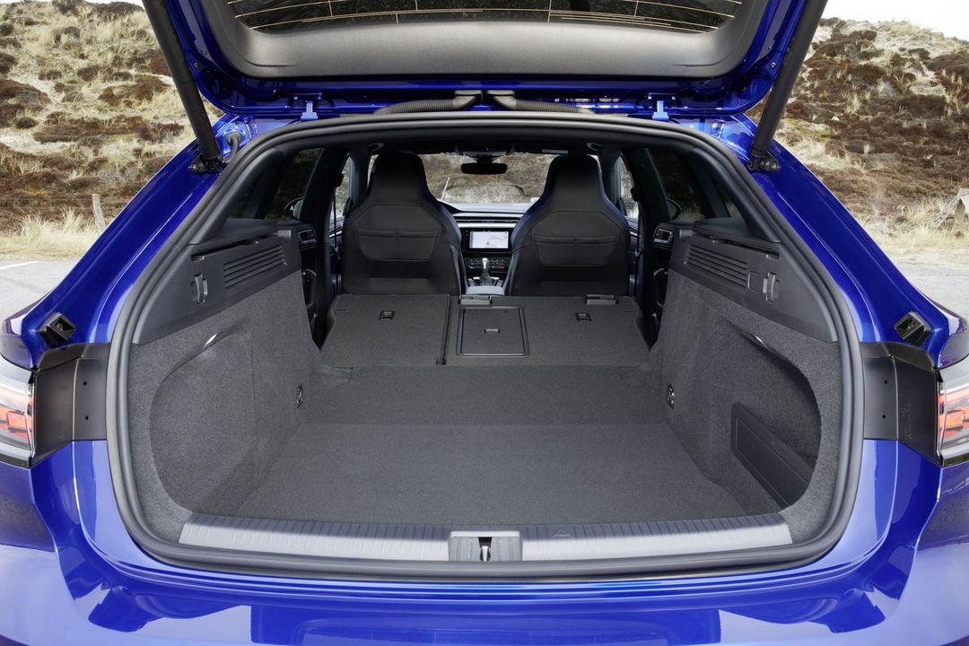 DB2021AU00183_medium