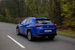 69643-lexus-ux-ev-042
