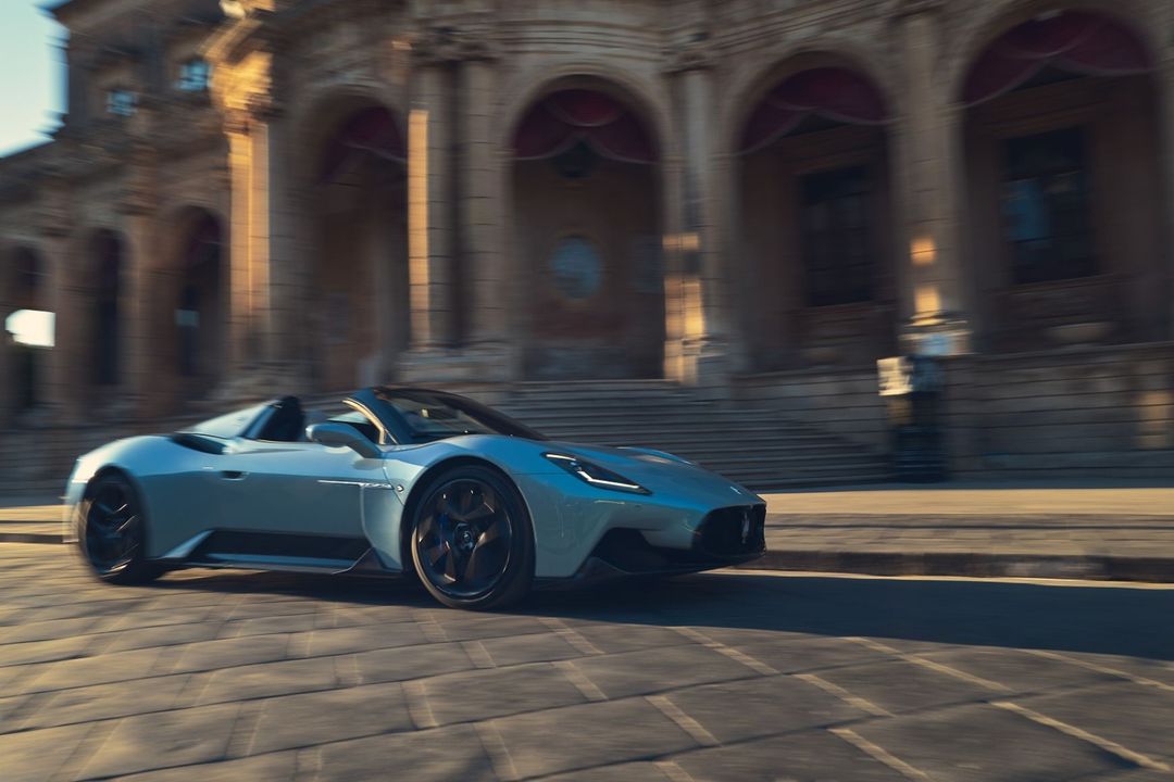 Small-20522-MaseratiMC20CieloAcquamarina