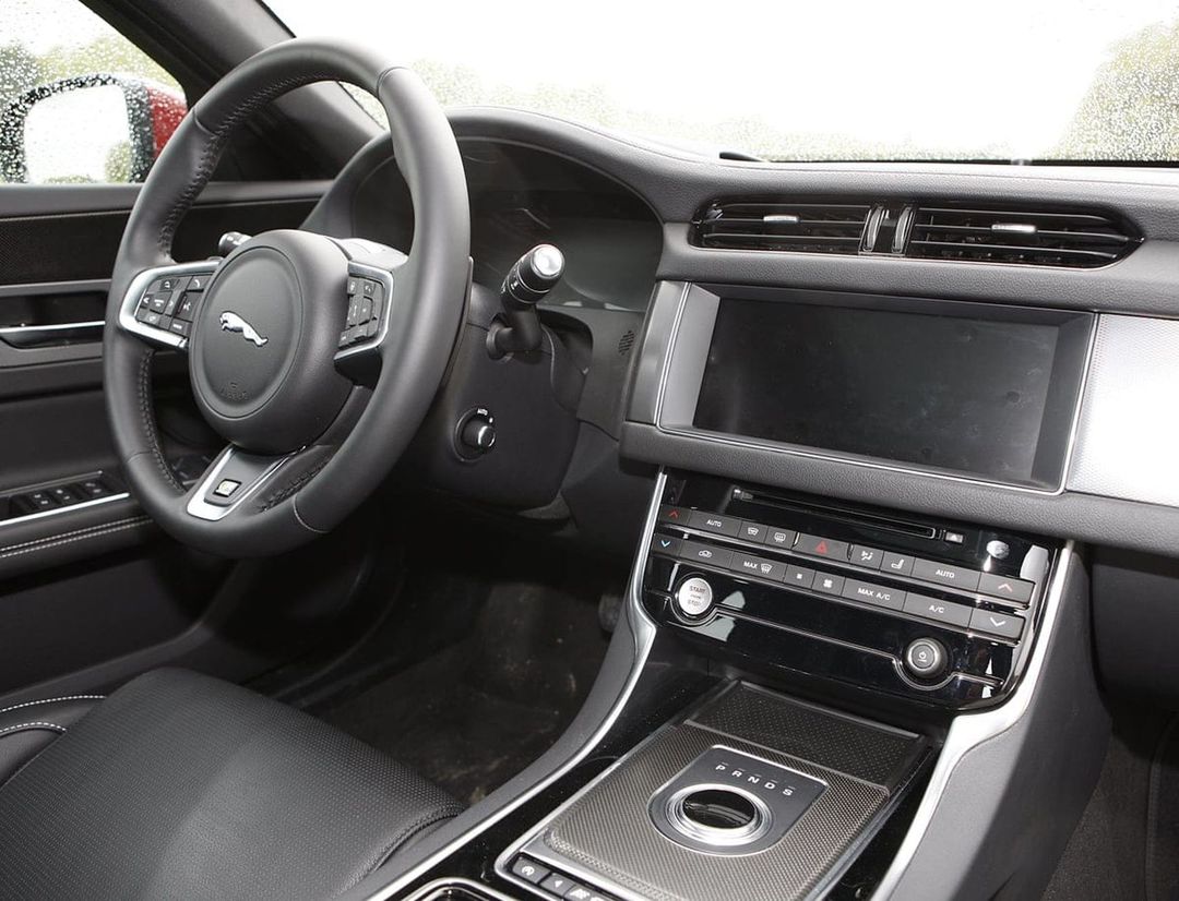 Jaguar XF 20 AWD - Die Katze spurt!