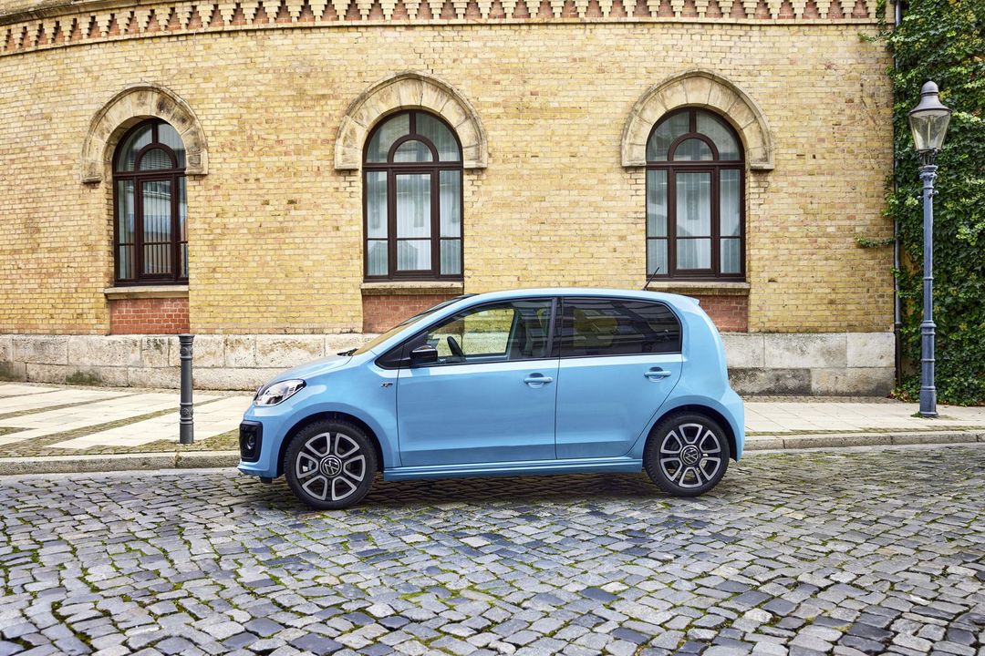 DB2021AU01079_medium