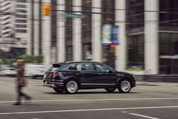 Bentayga EWB - Serene - Cumbrian Green - 2