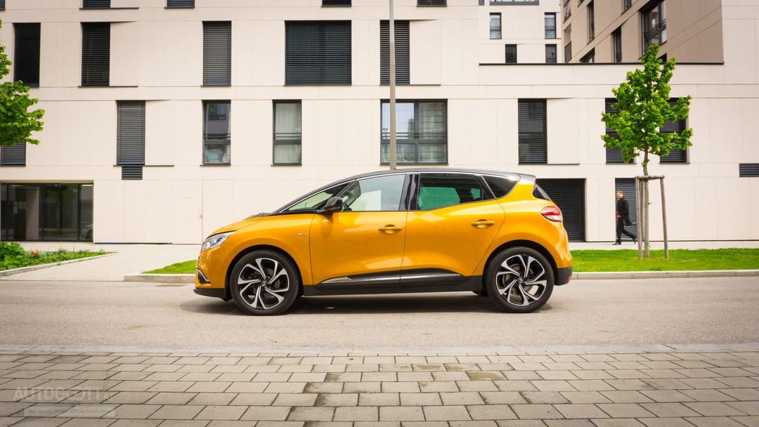 Renault-Scenic-side