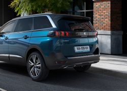 PEUGEOT_5008_2009STYP_052_0