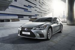 68201-lexus-ls500h
