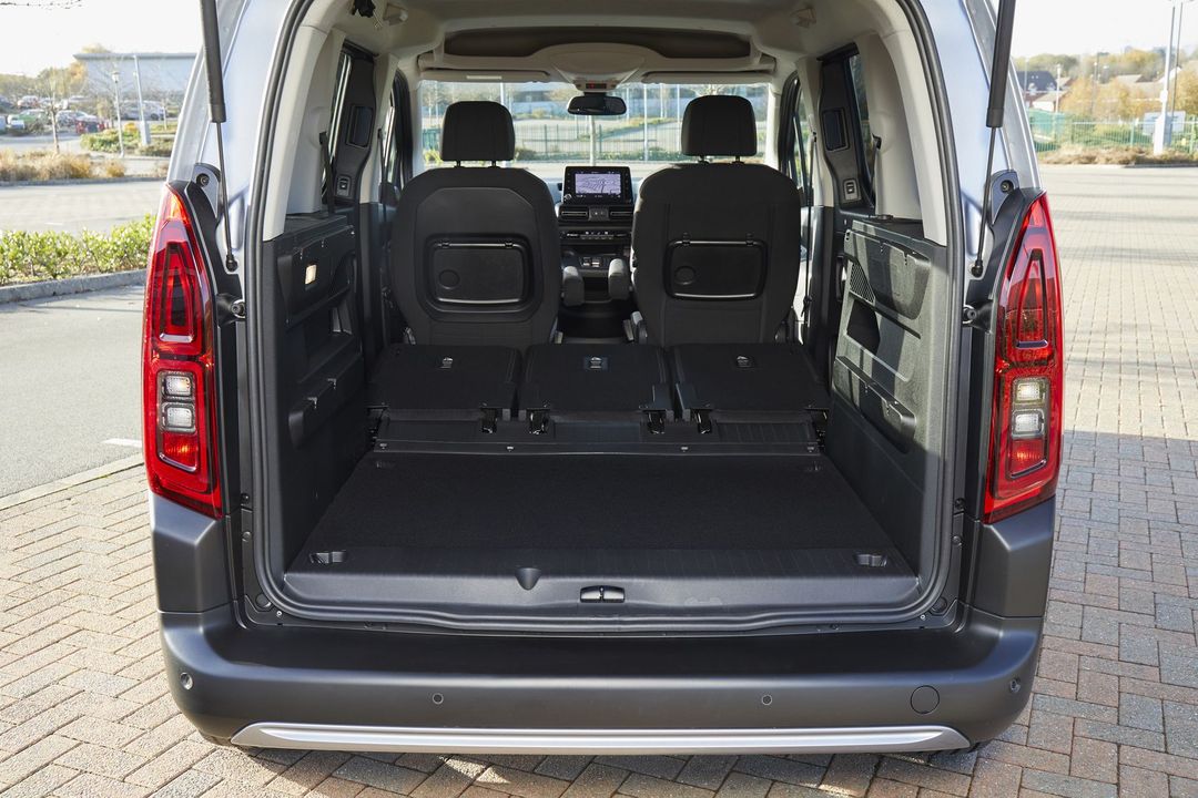 e-Berlingo Back Door Boot Open Looking Inside Passenger Seat UP 