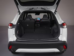 74912-11-corolla-cross-hybrid-web-lr