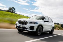 P90422226_highRes_bmw-x5-xdrive45e-05-