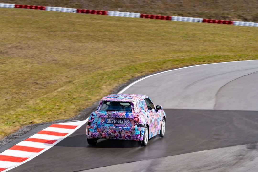 P90502144_highRes_the-new-mini-cooper-