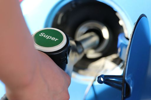 Autogott schenkt die erste Tankfüllung für Ihren Neuwagen.